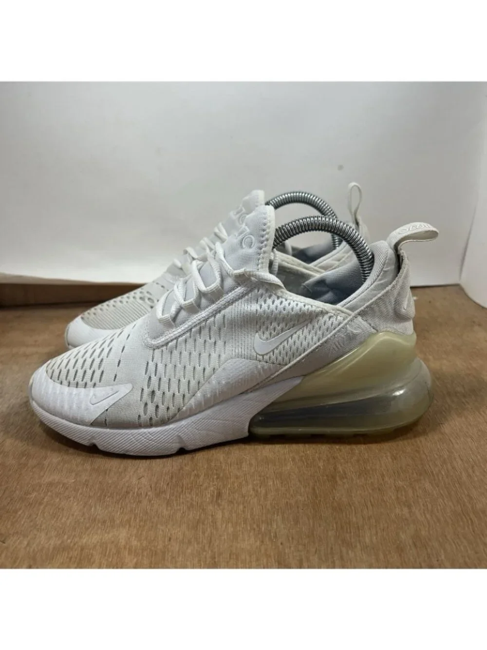 Nike Air Max 270 Women’s Size 8 White Running Shoes Sneakers 943345-103